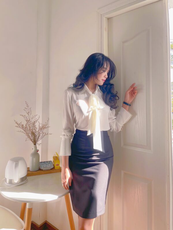 Áo sơ mi lụa thắt nơ cổ – DORIS TOP