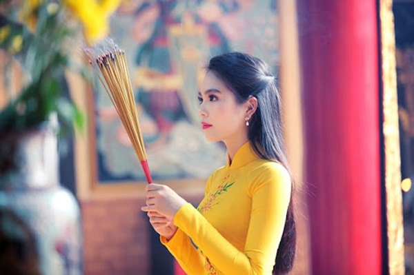 Màu vàng cũng được nhiều người yêu thích bởi nó thể hiện sự sang trọng, quý phái