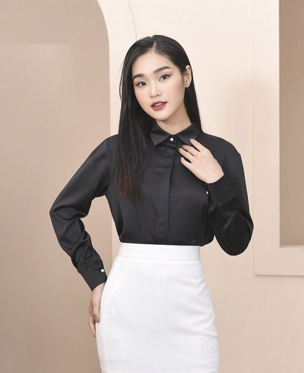 Chị em diện áo sơ mi lụa trong mùa hè là có ngay một style sang xịn