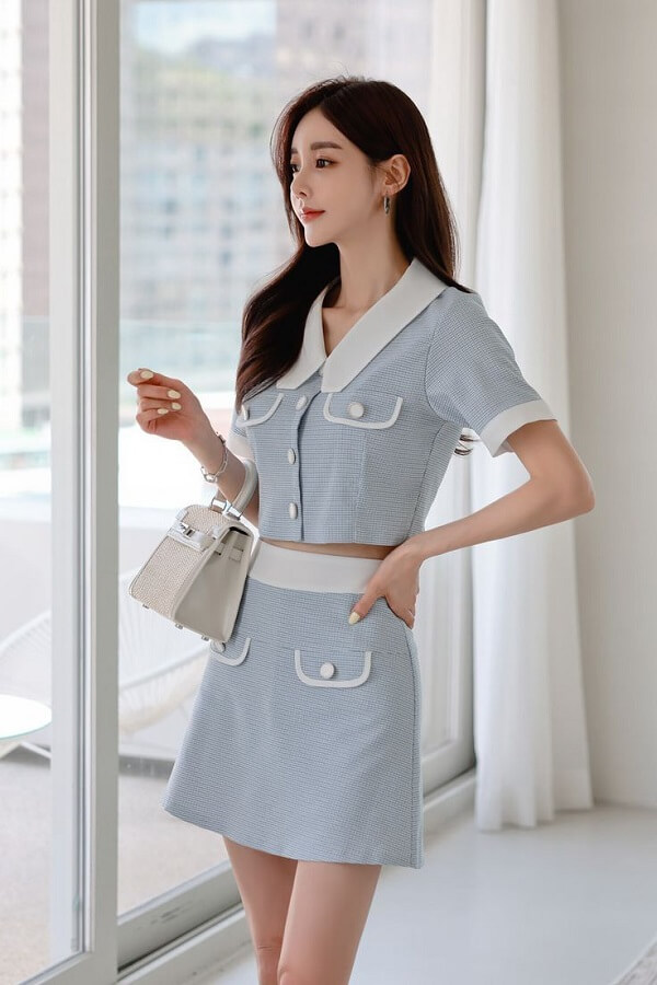 Phối áo cùng chân váy chữ A dự tiệc sinh nhật