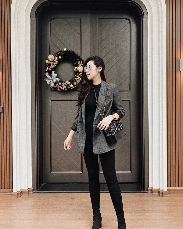 Áo blazer mix cùng quần legging và boots cổ lửng