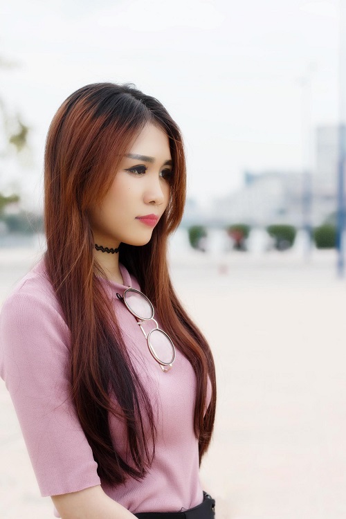 Tóc nữ đẹp mái xéo dài suôn thẳng
