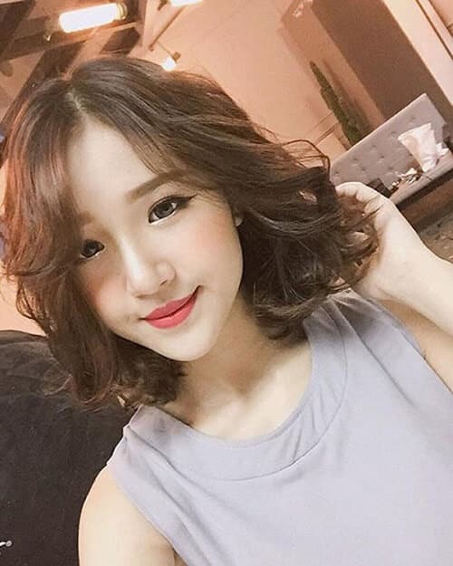 Tóc ngắn uốn xoăn