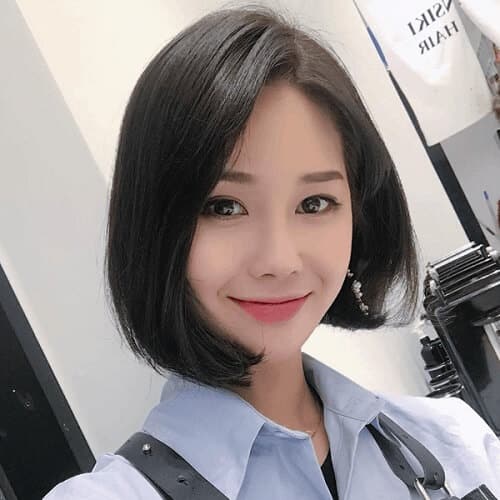Tóc ngắn ngang vai ôm mặt