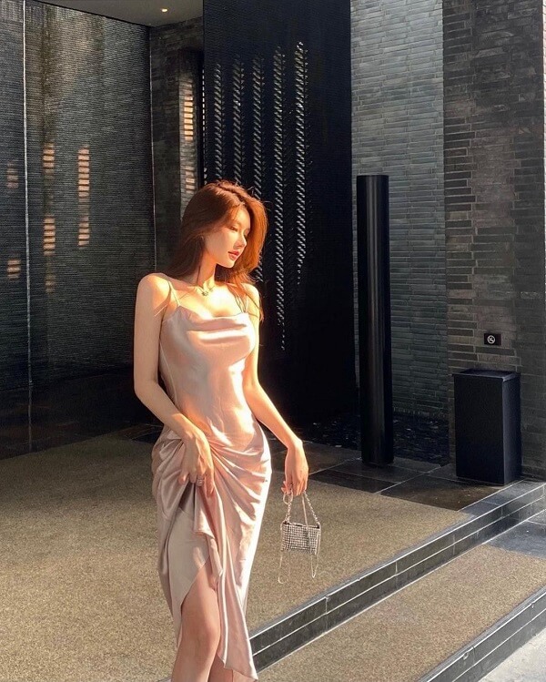 Váy hai thời trang và quyến rũ
