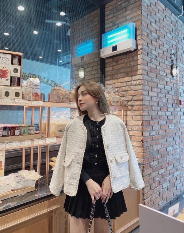 Phối áo dạ tweed với chân váy tennis - Ảnh 2