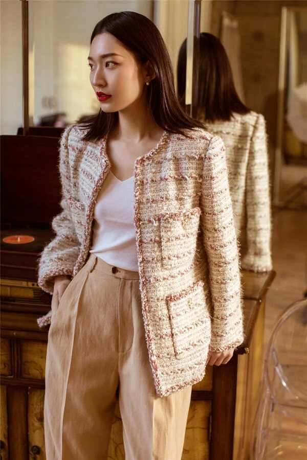Siêu thanh lịch cho những cô nàng công sở khi phối áo dạ tweed với quần ống rộng