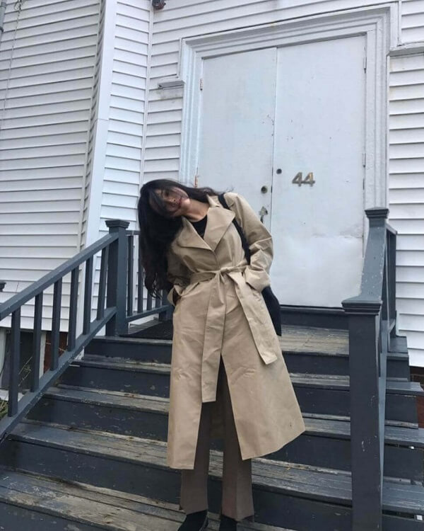 Áo trench coat kết hợp với quần tây