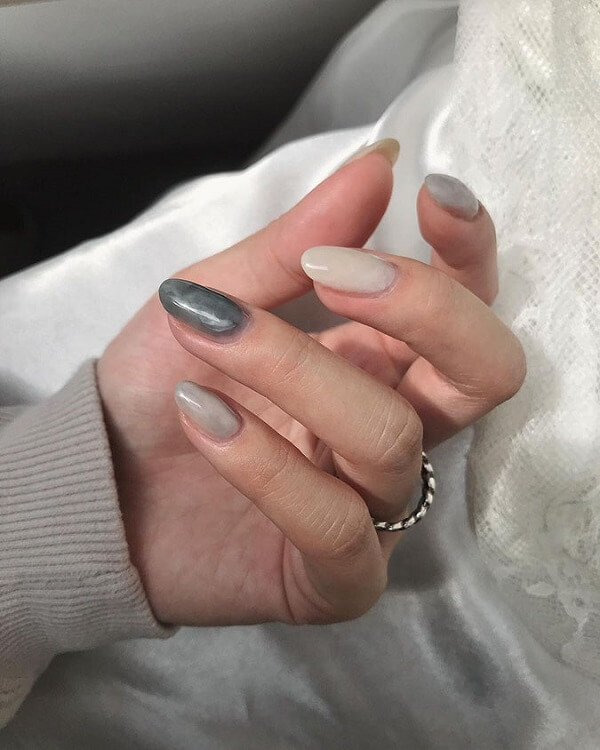 Mẫu móng tay mùa hè màu xám - Ảnh 1