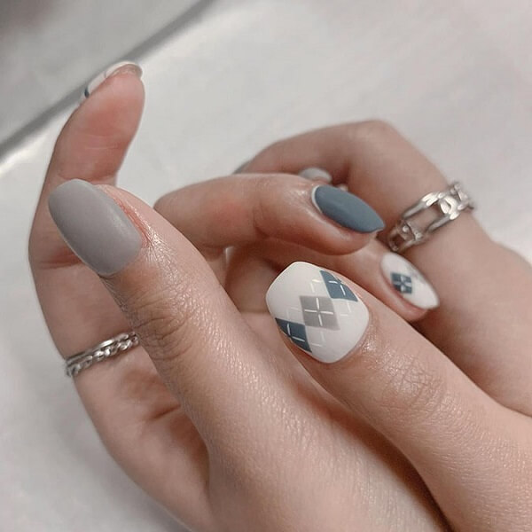 Mẫu móng tay mùa hè màu xám - Ảnh 2
