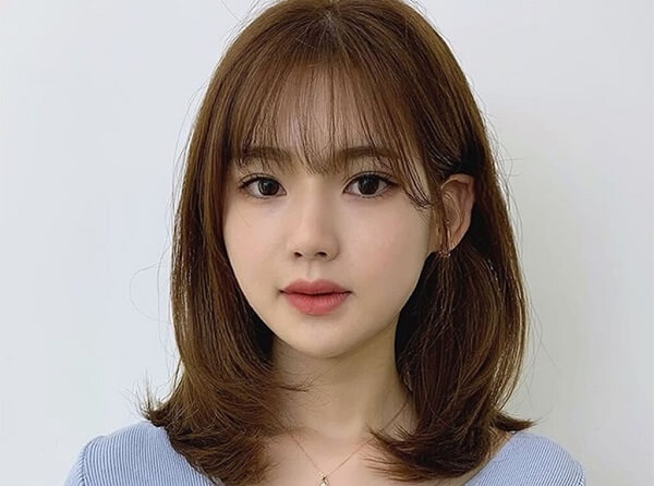 Tóc layer nữ ngang vai mái thưa