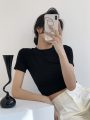 Áo croptop nữ cổ tròn ôm body trơn ngắn tay chất thun gân form basic đủ màu TRẮNG/ĐEN/ĐỎ/NÂU - A0111T - Ảnh 1 màu Đen